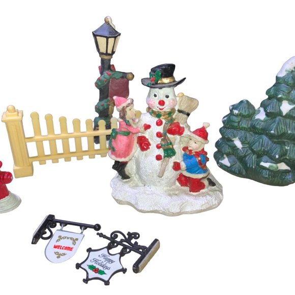 Christmas Village Figures Custom Lot - Picture 1 of 10